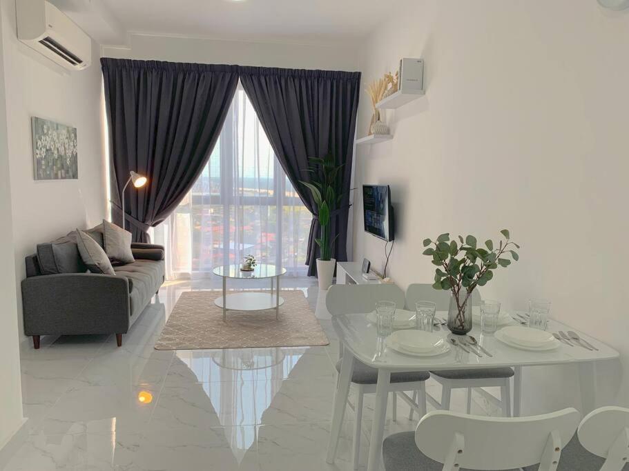 Netflix 2 Bedroom Troika Kota Bharu Homestay 1812 Esterno foto